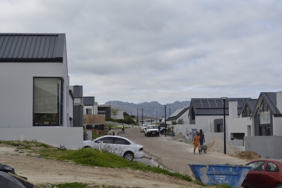  Bedroom Property for Sale in Mzuri Estate Western Cape